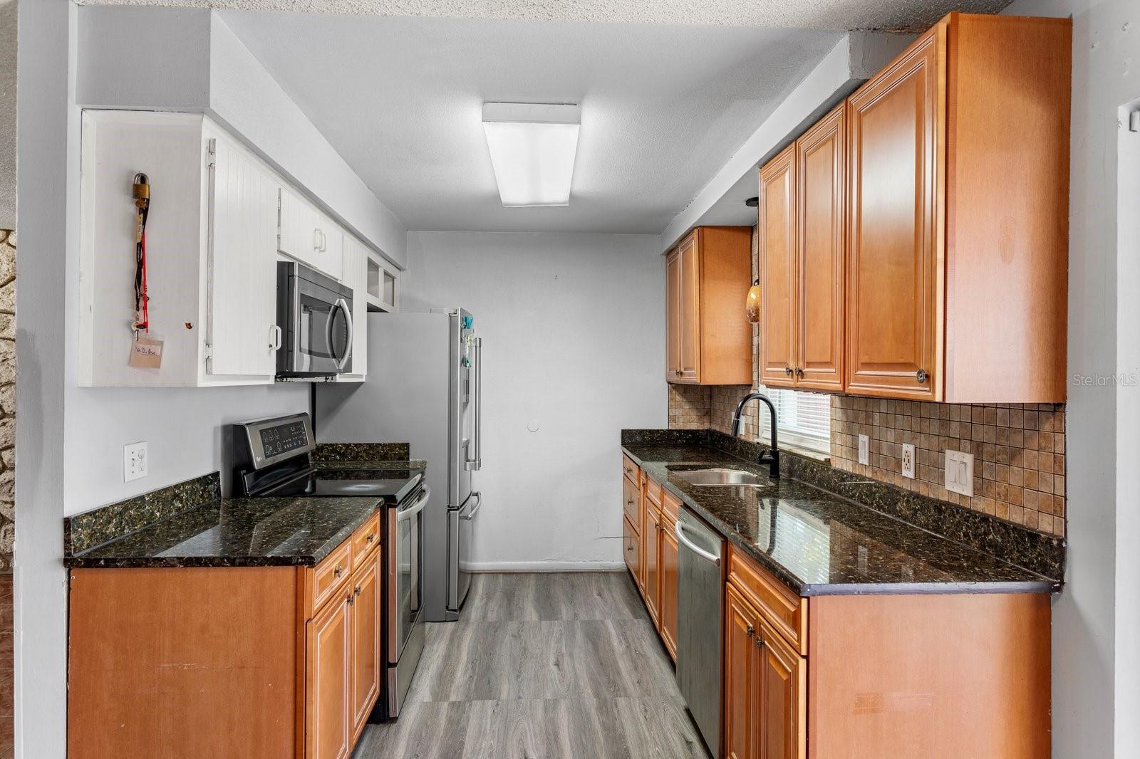 Image 5 of 16 For 2356 Valley Avenue