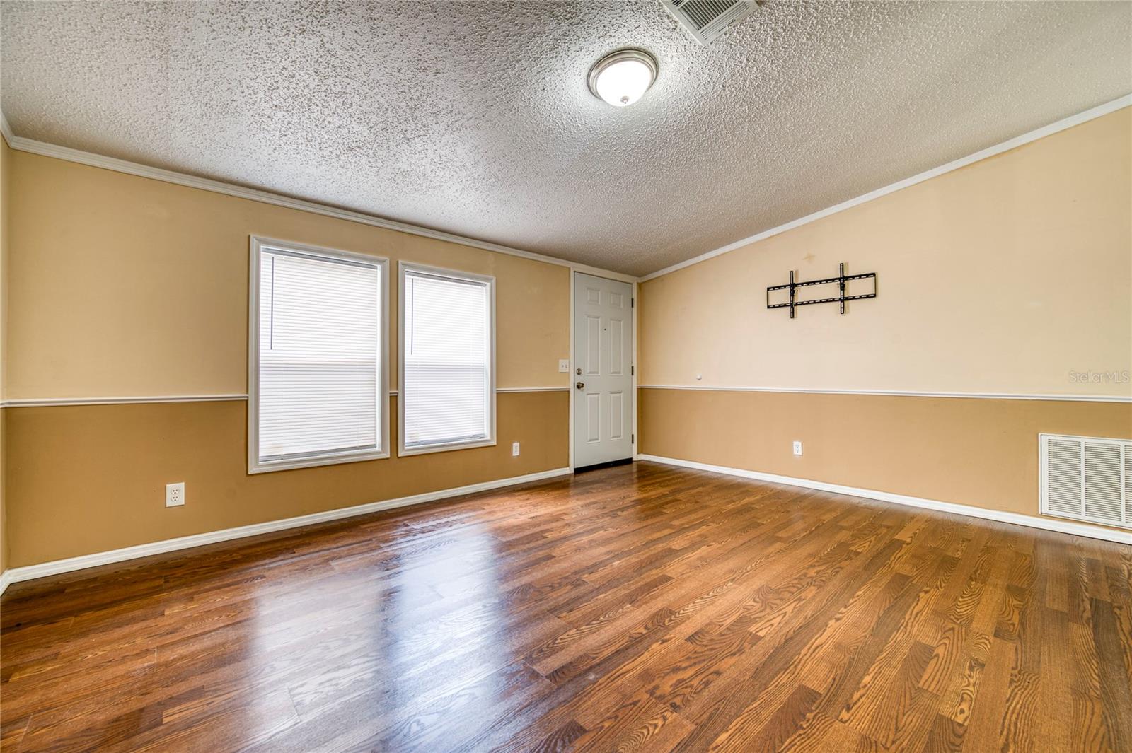 Image 46 of 81 For 5011 193rd Place