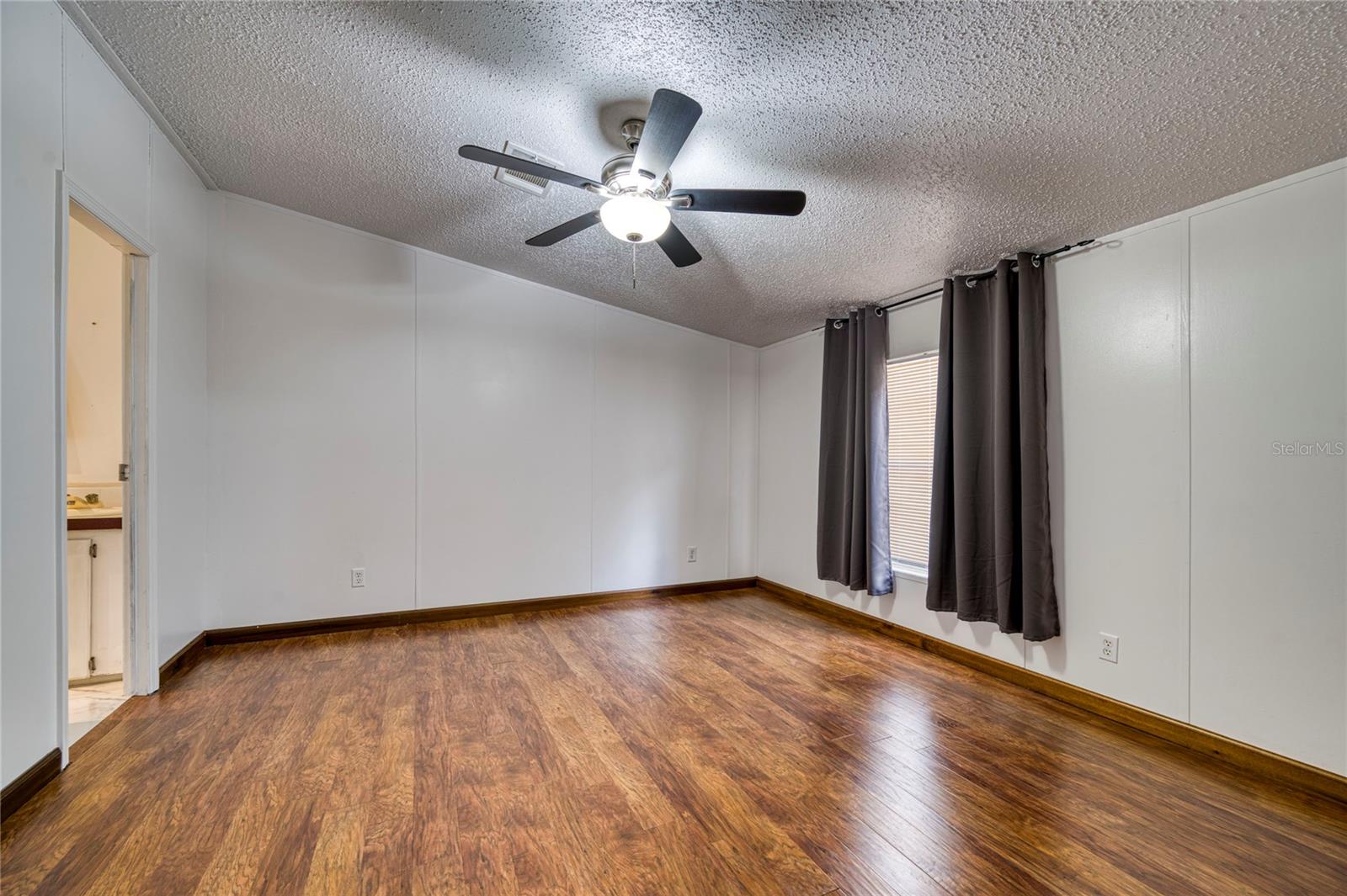 Image 55 of 81 For 5011 193rd Place