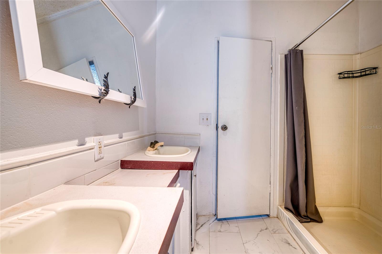 Image 59 of 81 For 5011 193rd Place