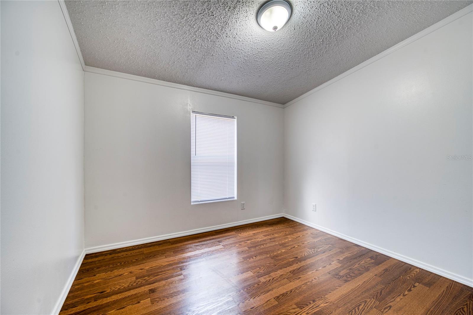 Image 61 of 81 For 5011 193rd Place