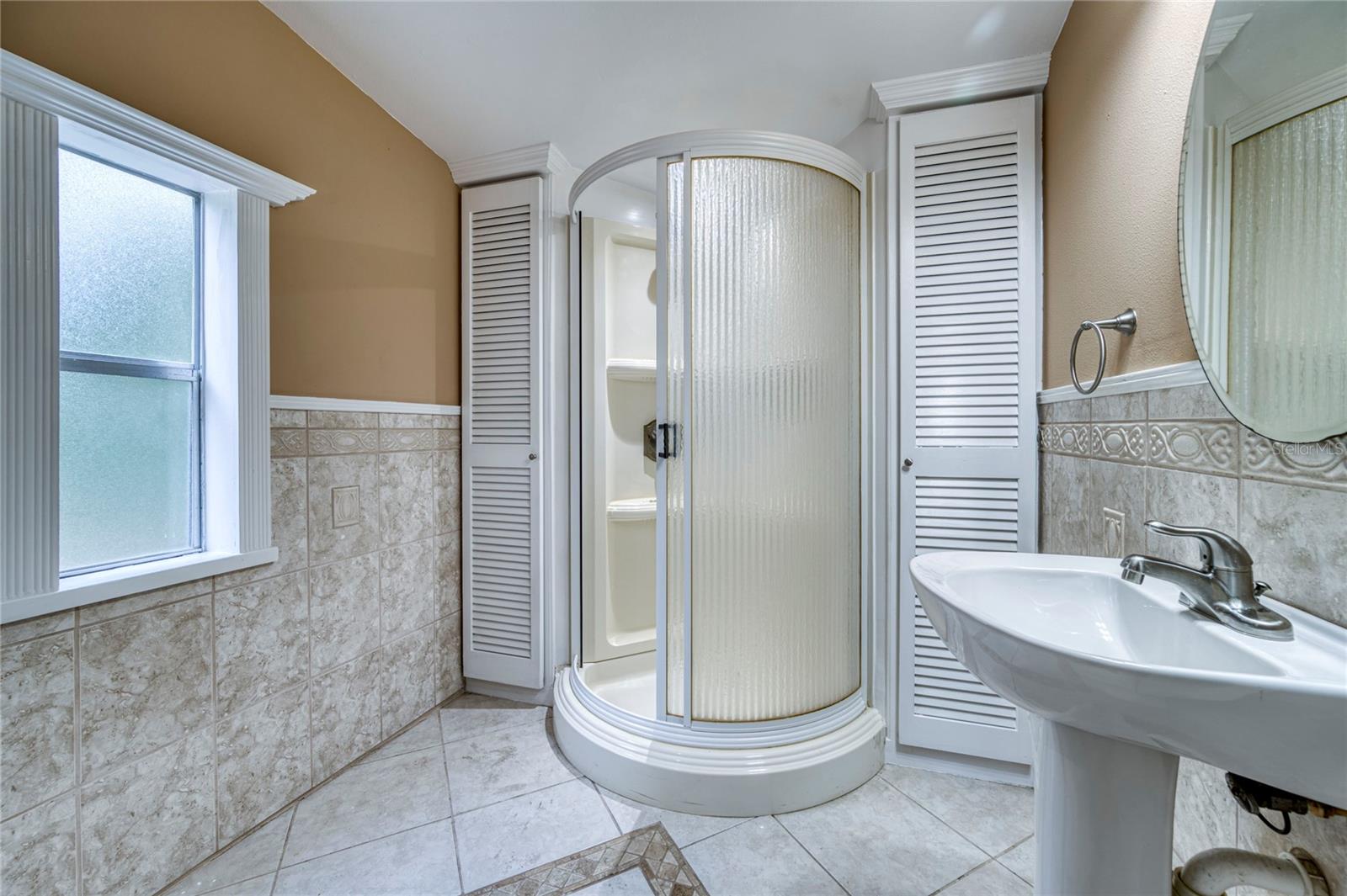 Image 62 of 81 For 5011 193rd Place