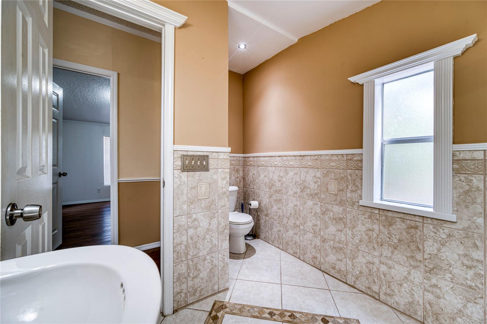 Image 63 of 81 For 5011 193rd Place