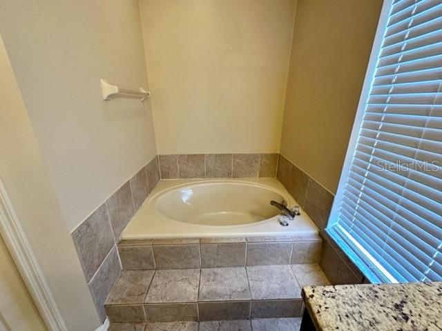 Image 20 of 30 For 955 Charing Cross Circle