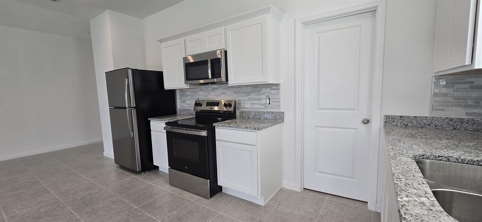 Image 19 of 32 For 474 Hennepin Loop