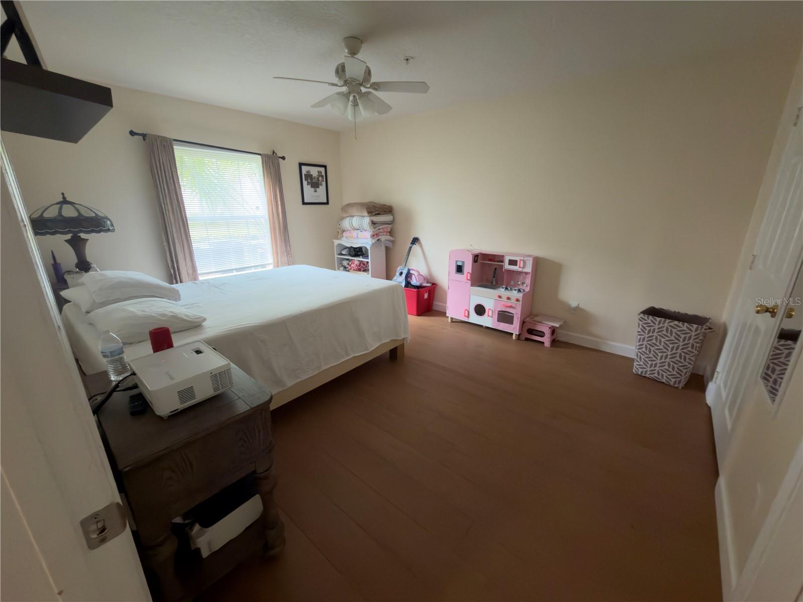 Image 14 of 21 For 3930 Southpointe Drive 205