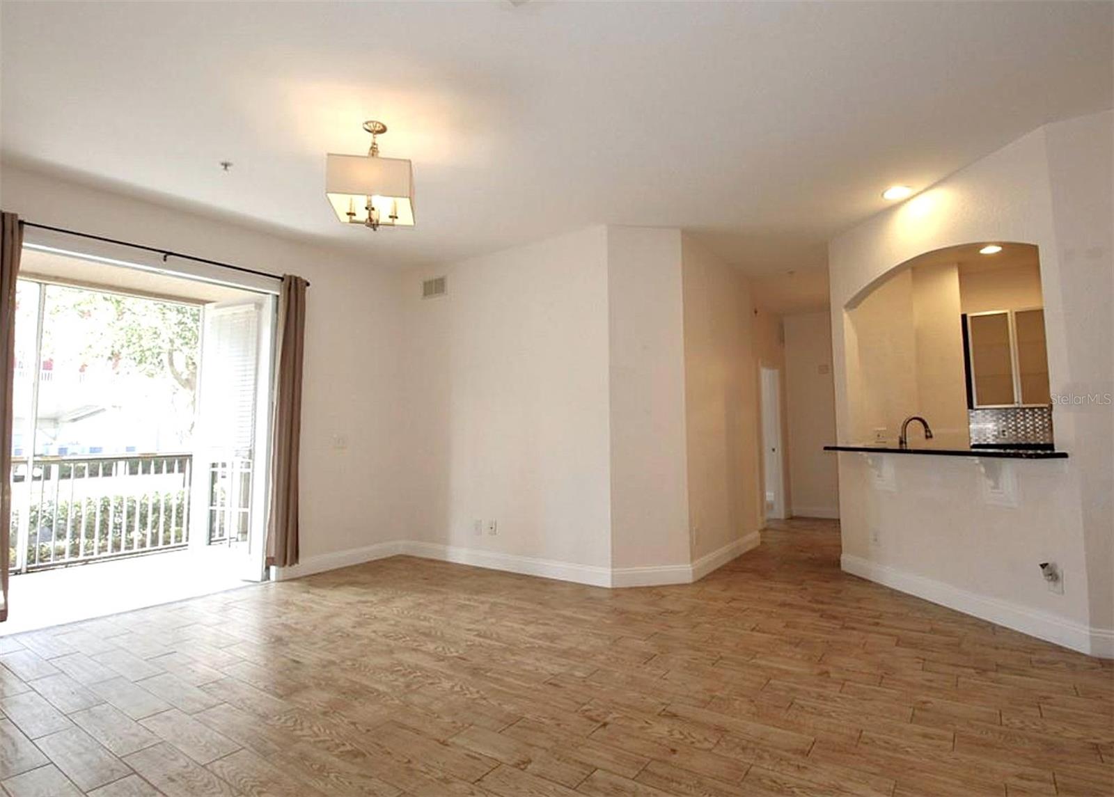 Image 10 of 22 For 3001 Laurel Park Lane 105