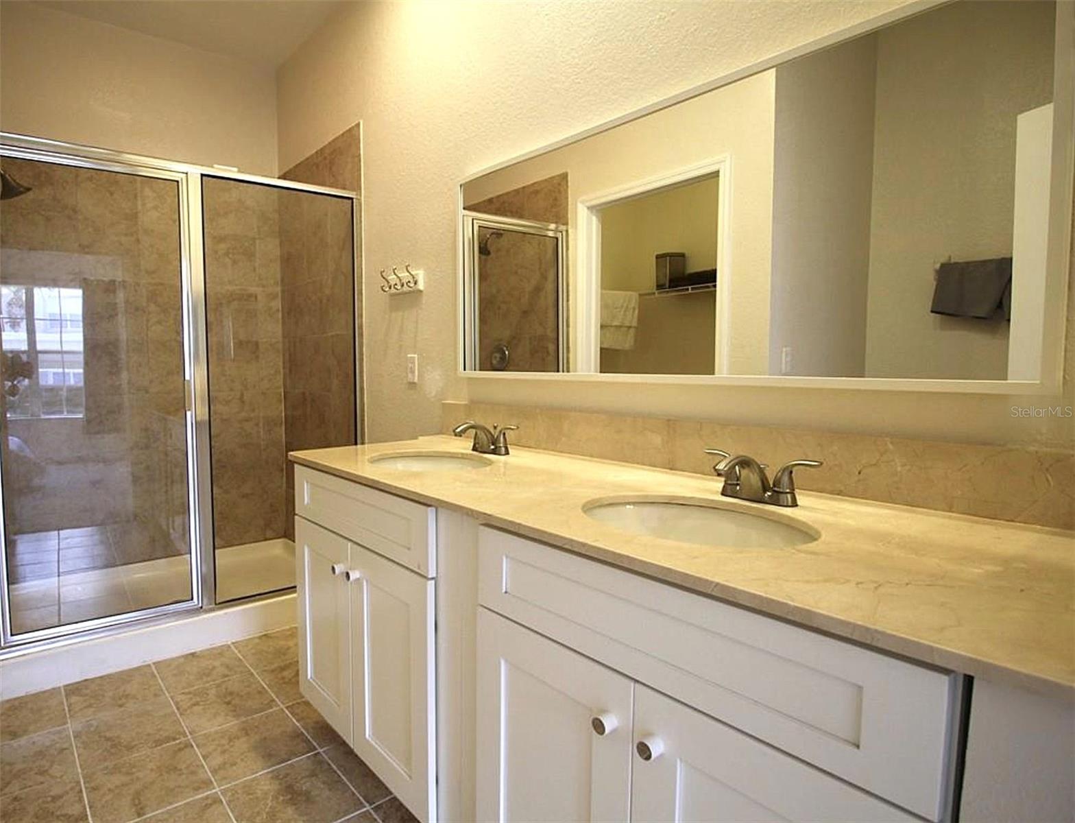 Image 12 of 22 For 3001 Laurel Park Lane 105