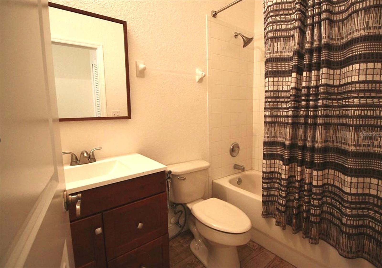 Image 17 of 22 For 3001 Laurel Park Lane 105