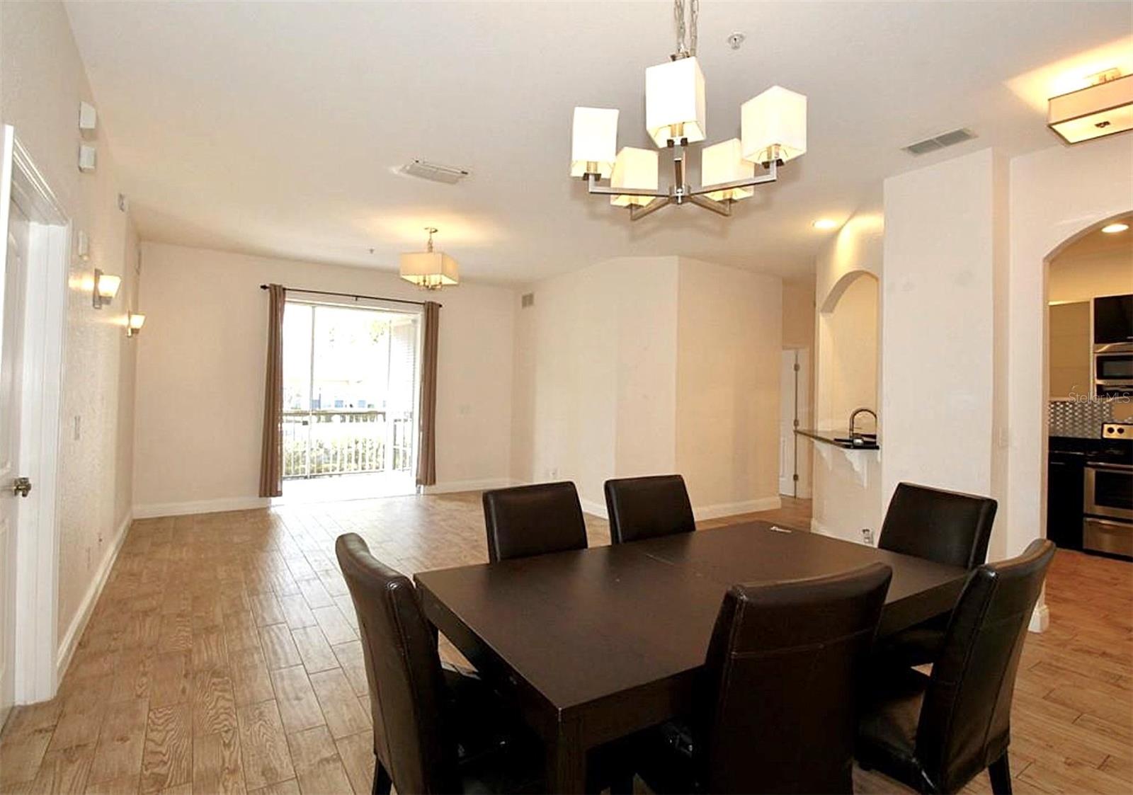 Image 4 of 22 For 3001 Laurel Park Lane 105