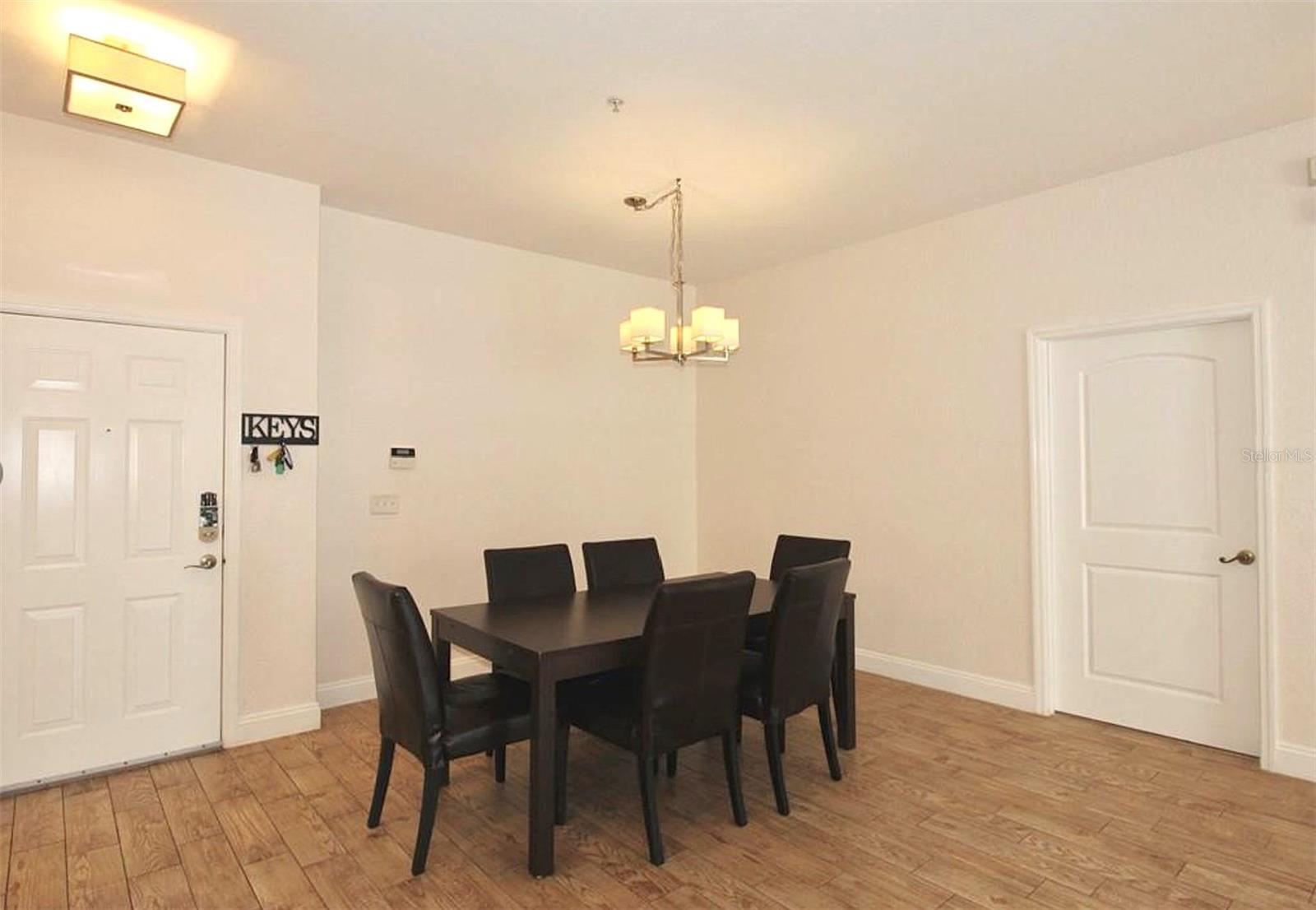 Image 5 of 22 For 3001 Laurel Park Lane 105