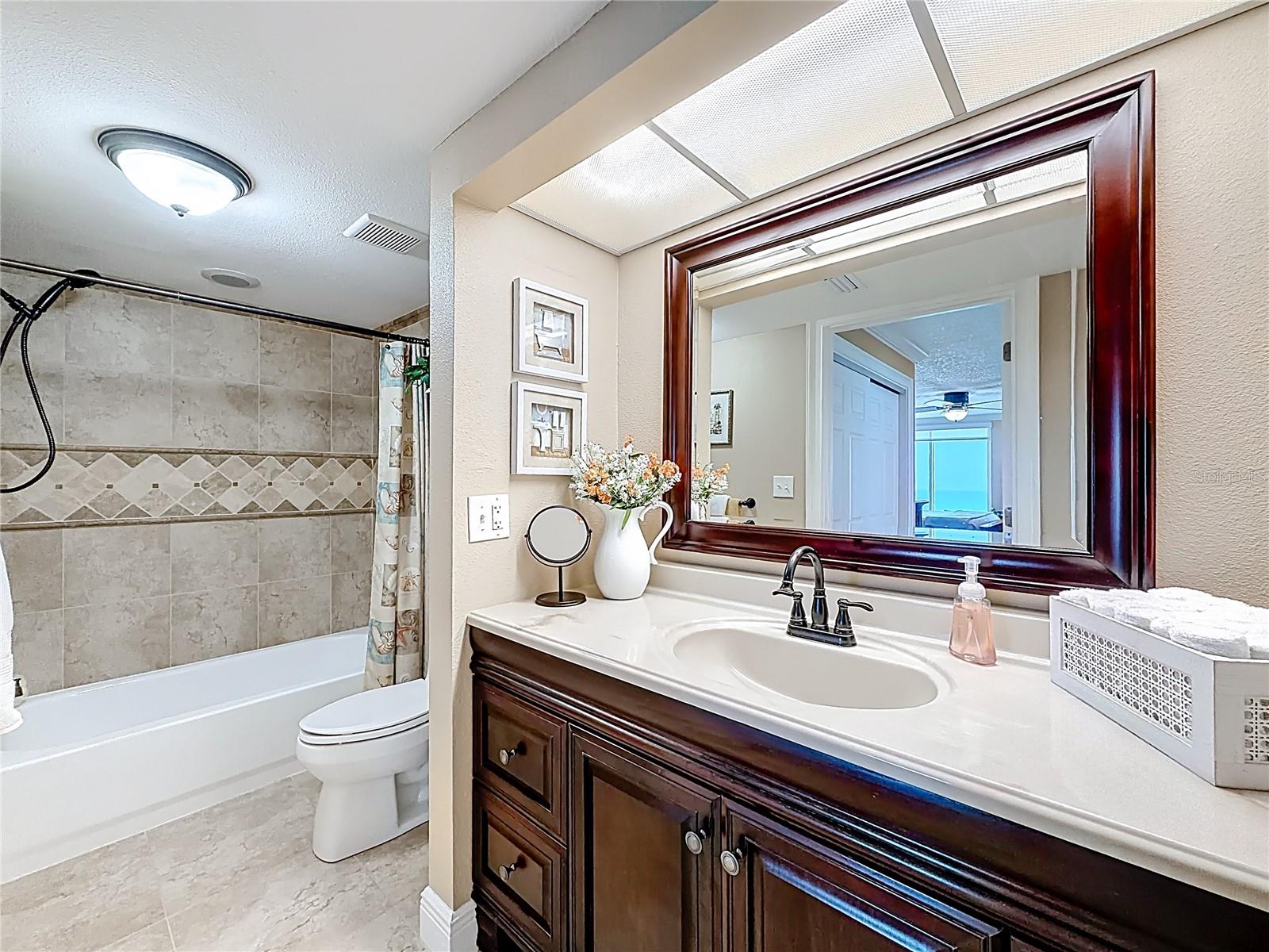 Image 18 of 53 For 7100 Sunset Way 801