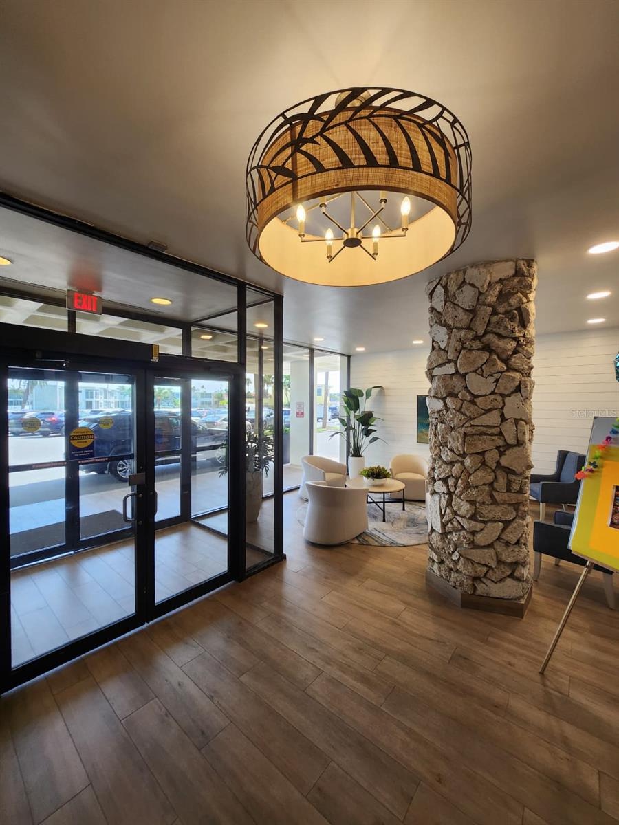 Image 22 of 53 For 7100 Sunset Way 801