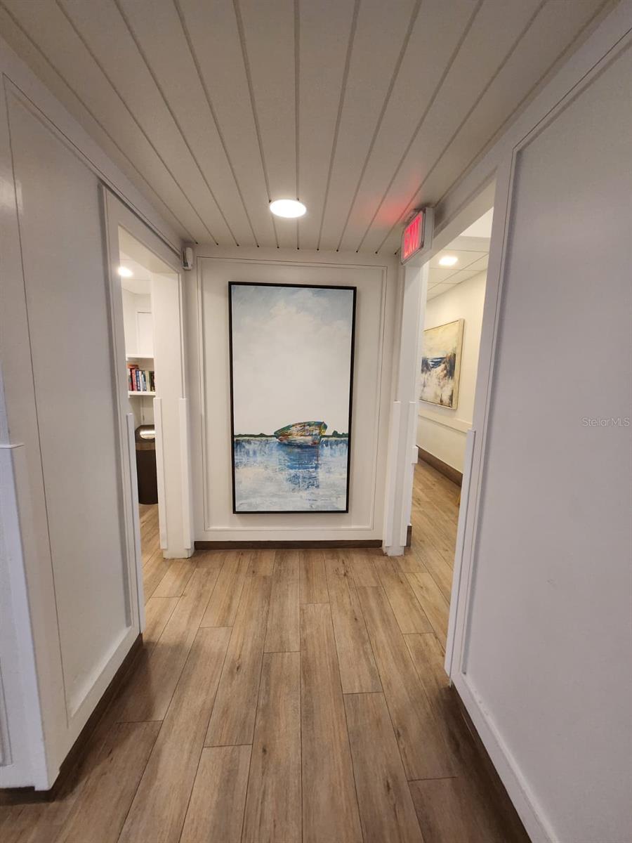 Image 27 of 53 For 7100 Sunset Way 801