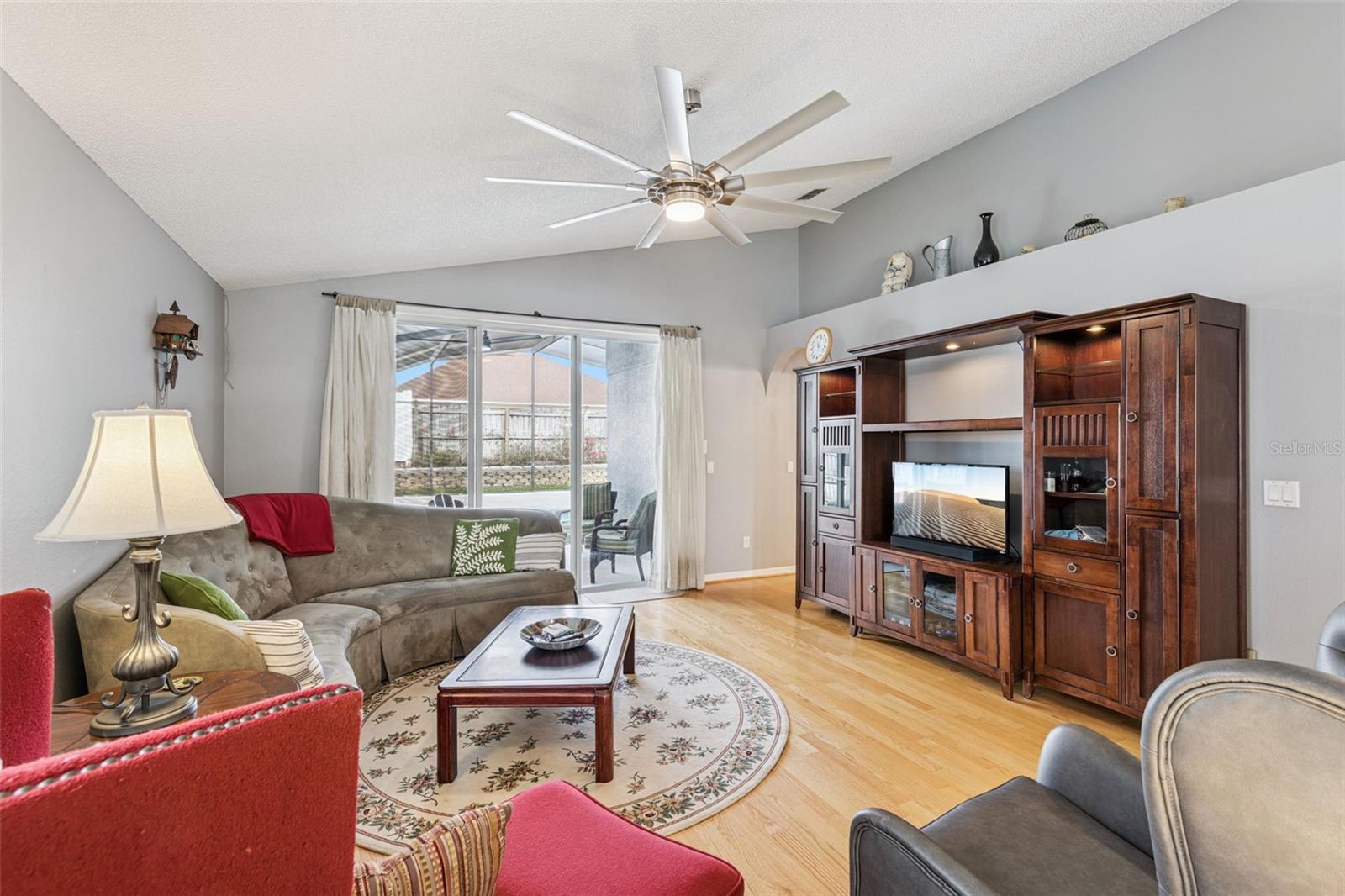 Image 13 of 40 For 1102 Royal Saint George Drive