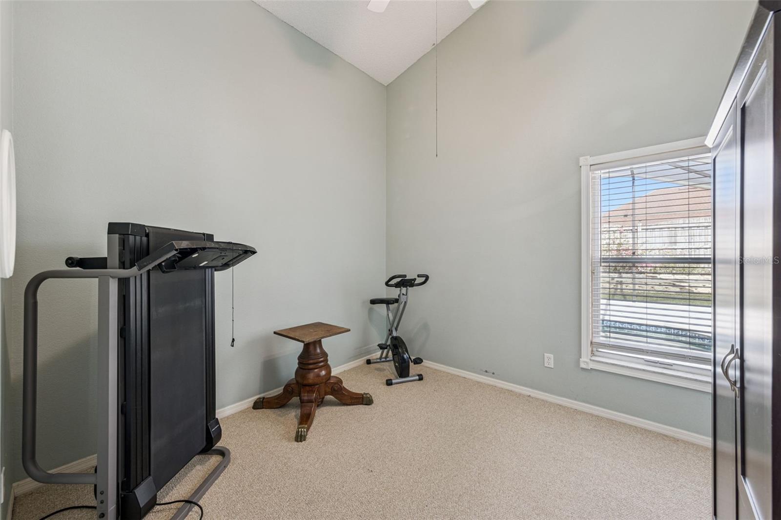 Image 16 of 40 For 1102 Royal Saint George Drive