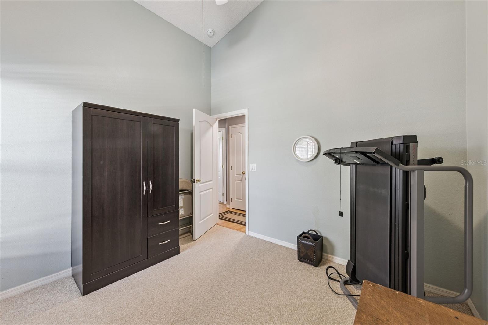 Image 17 of 40 For 1102 Royal Saint George Drive