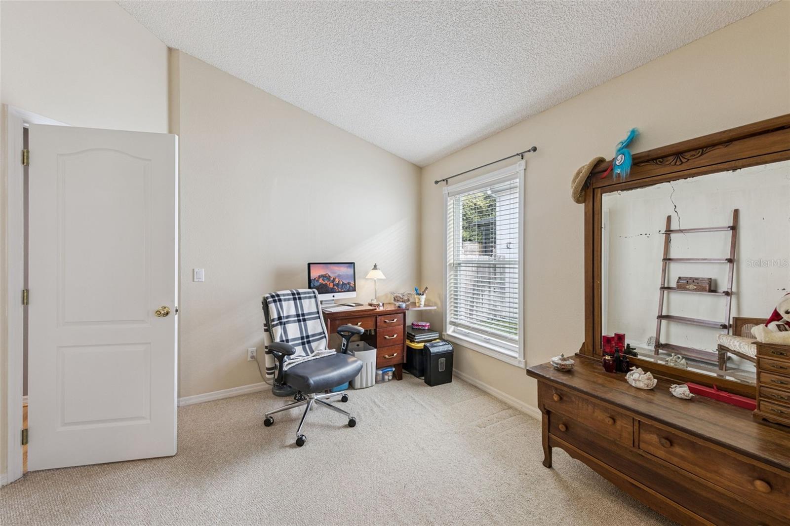 Image 23 of 40 For 1102 Royal Saint George Drive