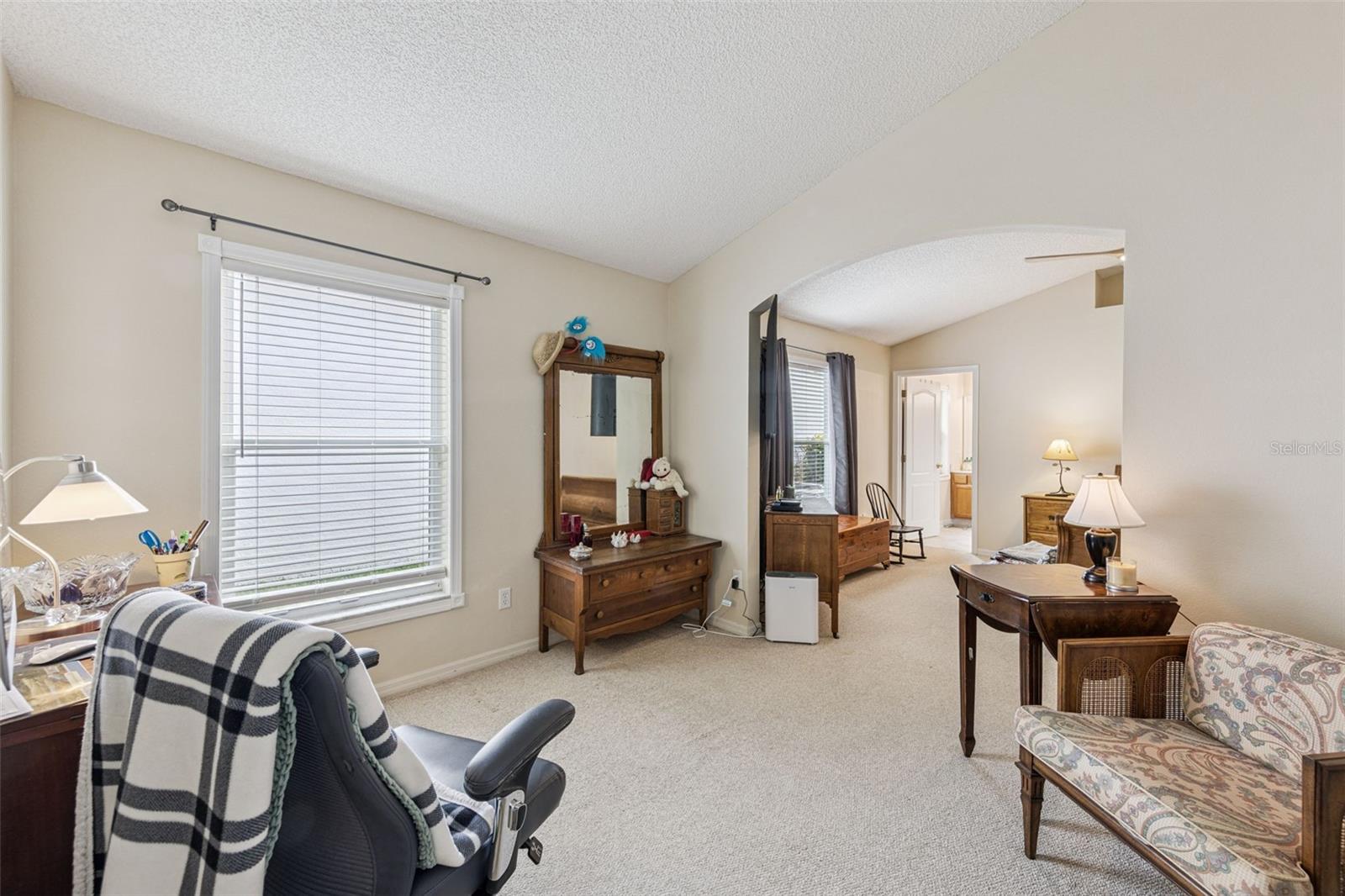 Image 24 of 40 For 1102 Royal Saint George Drive