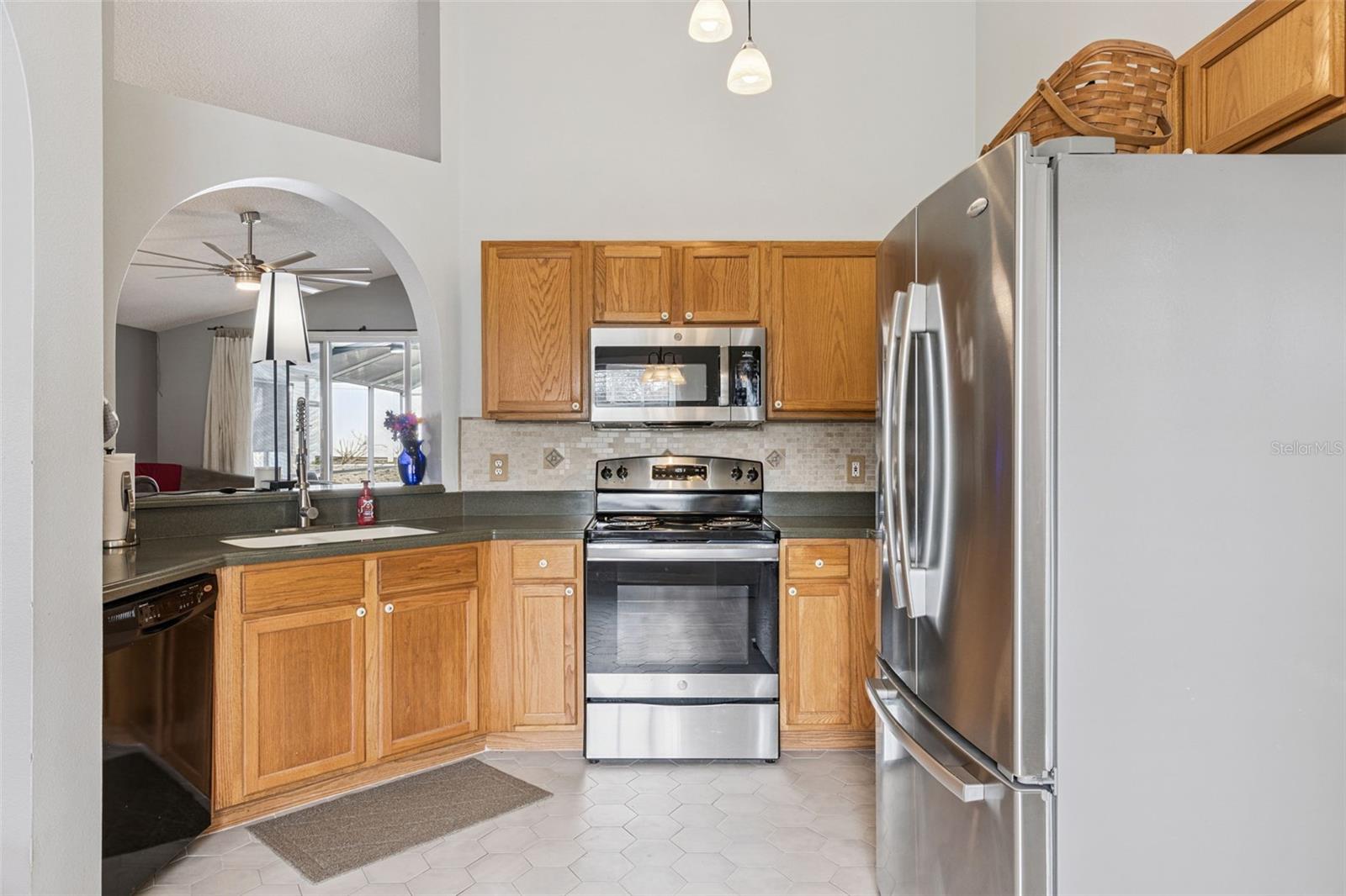 Image 7 of 40 For 1102 Royal Saint George Drive