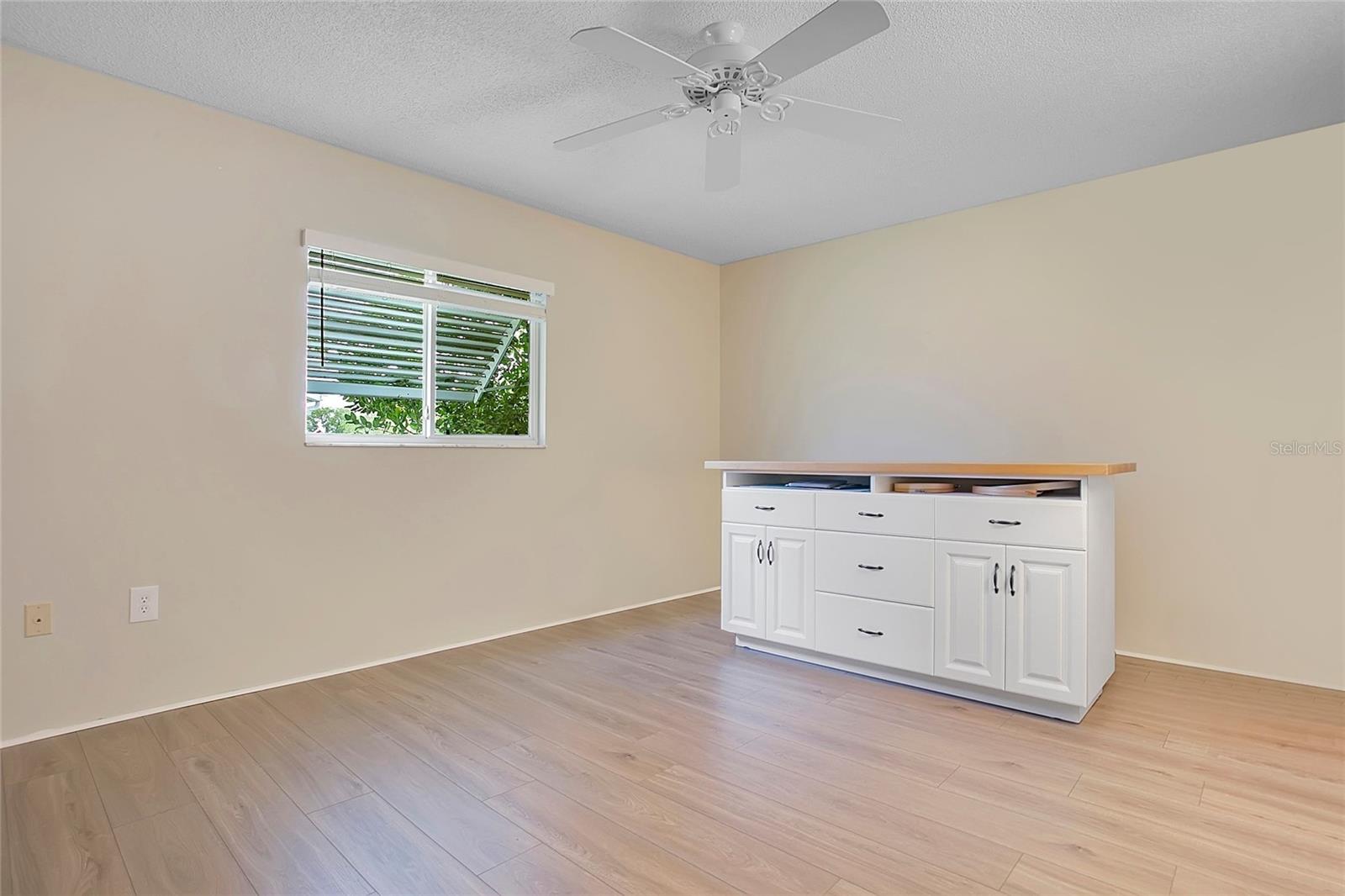 Image 18 of 32 For 10475 178th Street