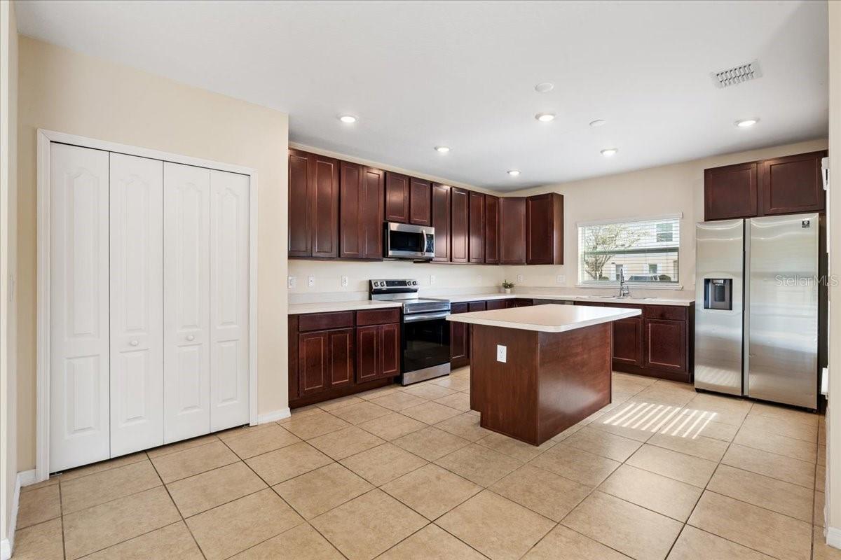 Image 8 of 48 For 4855 Coral Castle Drive