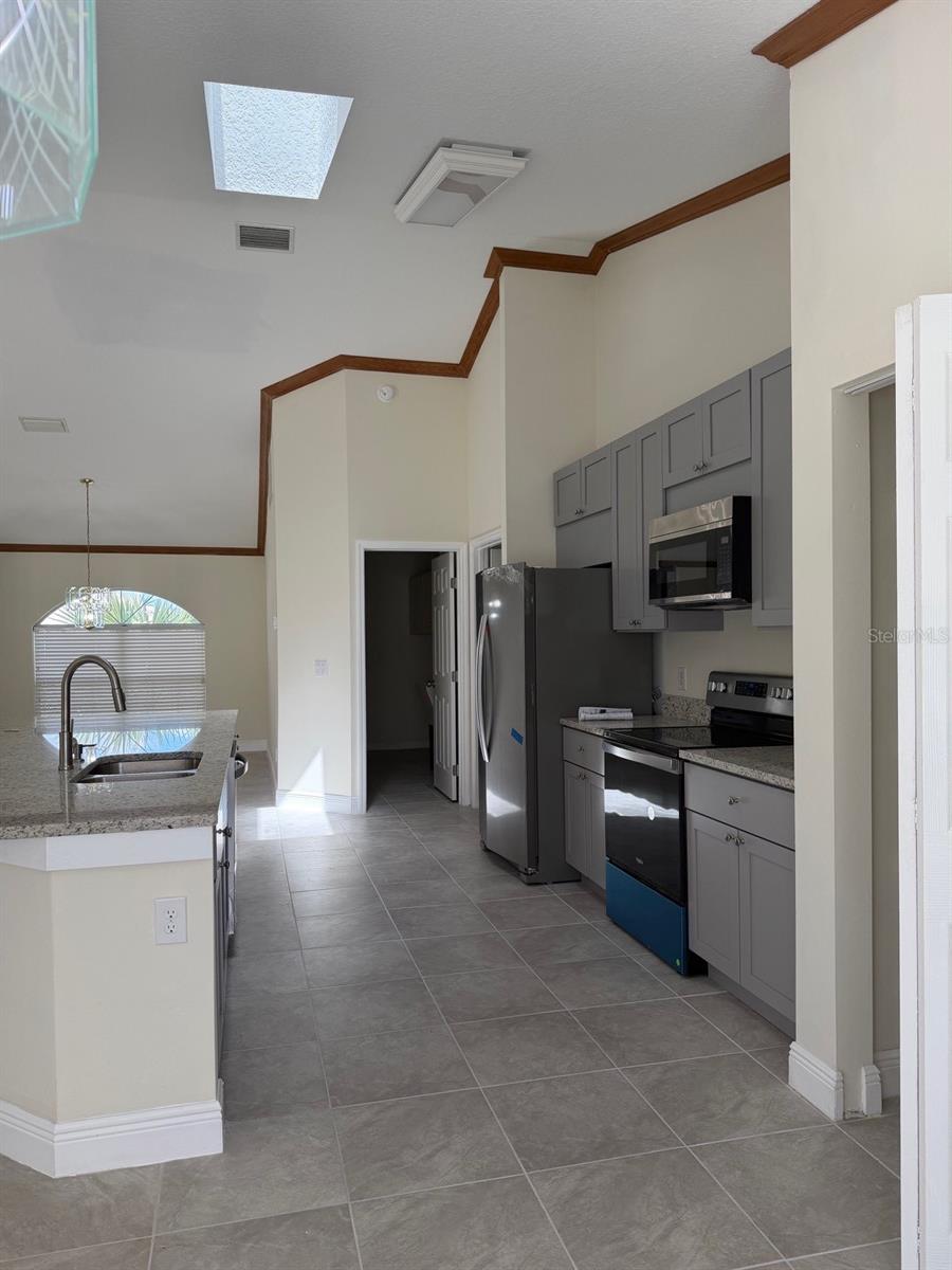 Image 4 of 18 For 4572 32nd Street