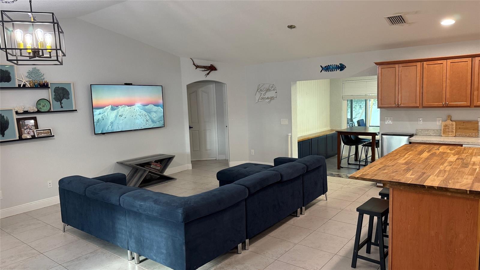 Image 7 of 25 For 3195 Mayflower Terrace