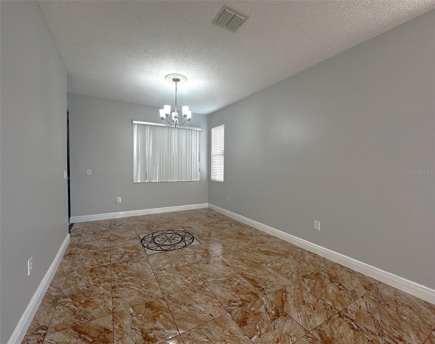 Image 11 of 37 For 1641 Brook Hollow Drive