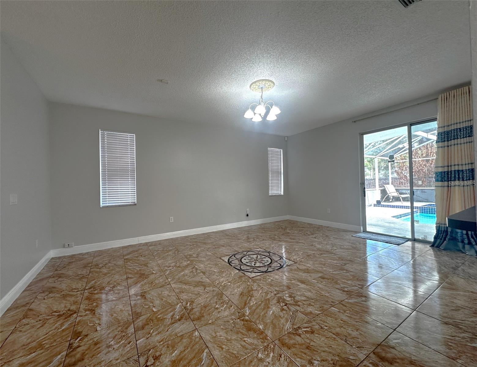 Image 18 of 37 For 1641 Brook Hollow Drive