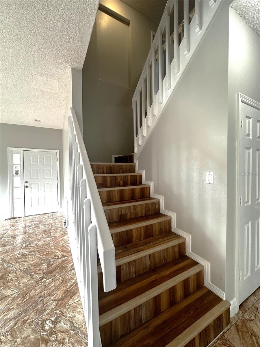 Image 20 of 37 For 1641 Brook Hollow Drive