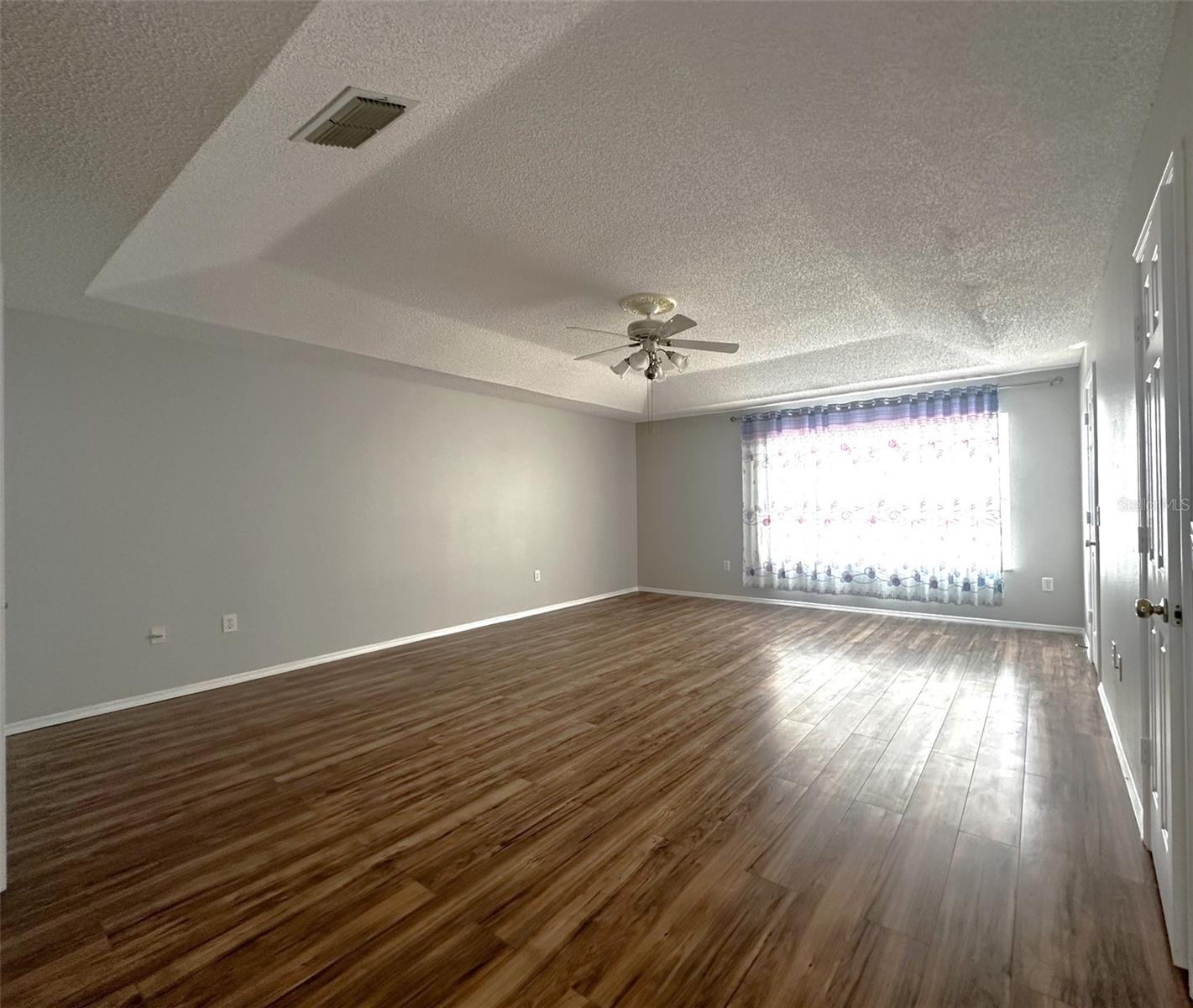 Image 22 of 37 For 1641 Brook Hollow Drive