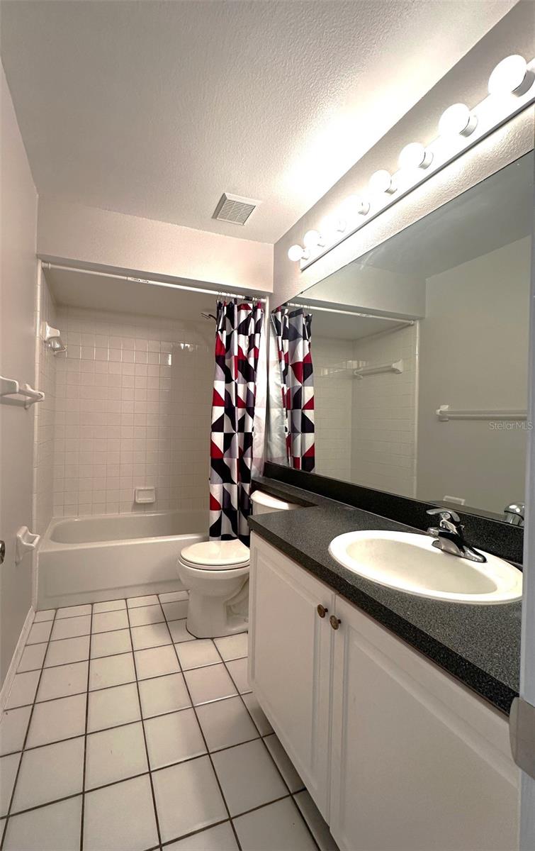 Image 25 of 37 For 1641 Brook Hollow Drive