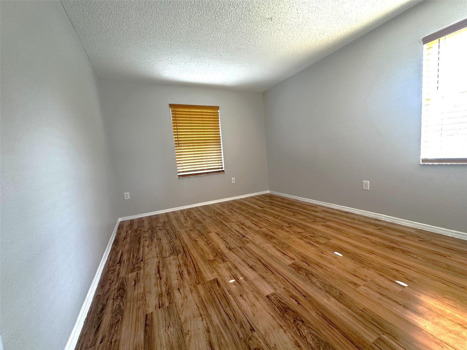 Image 28 of 37 For 1641 Brook Hollow Drive