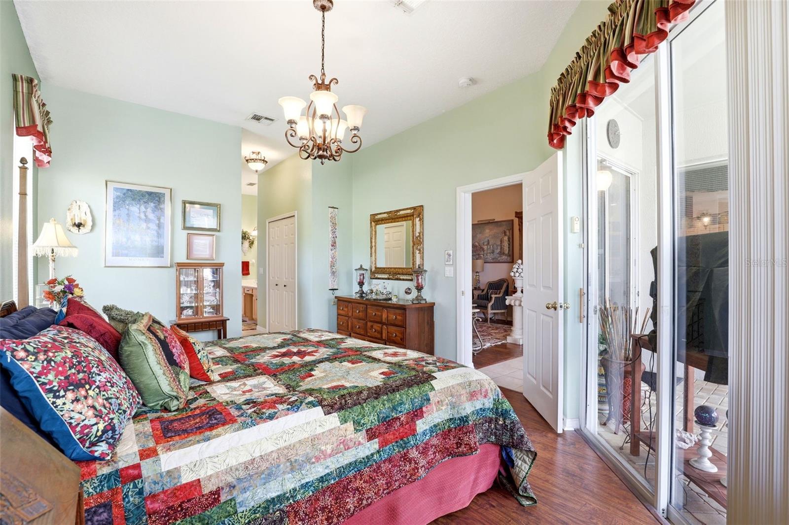 Image 22 of 51 For 829 Pickfair Terrace