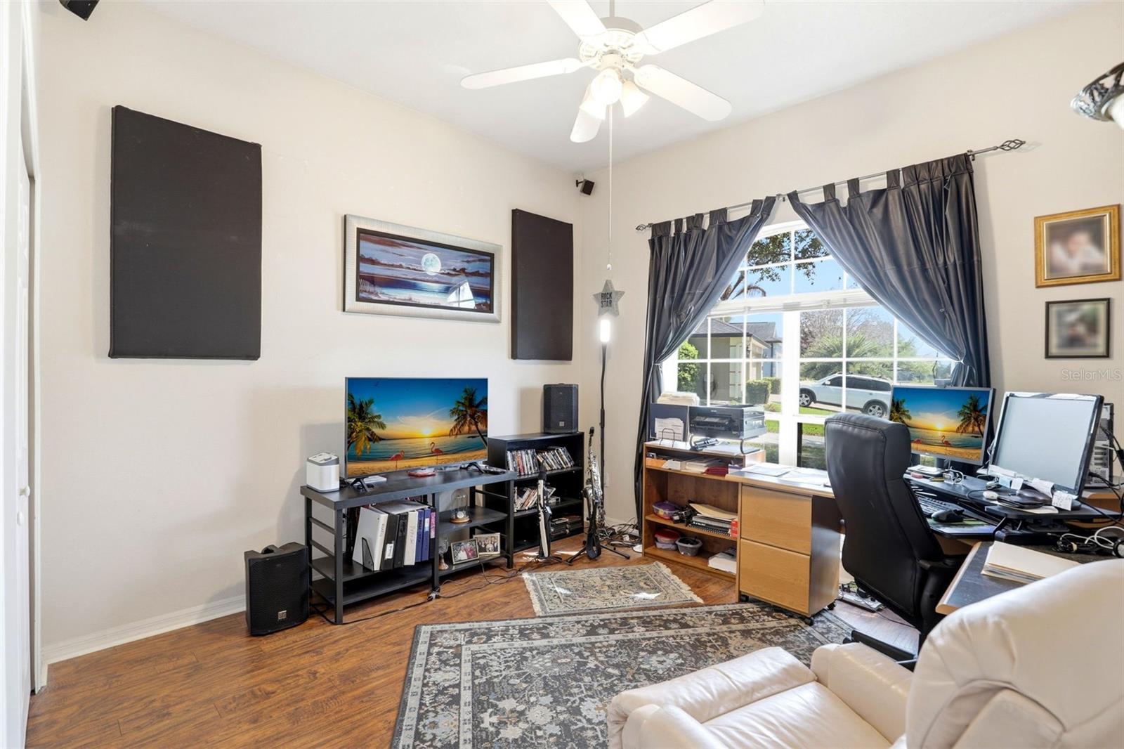 Image 29 of 51 For 829 Pickfair Terrace