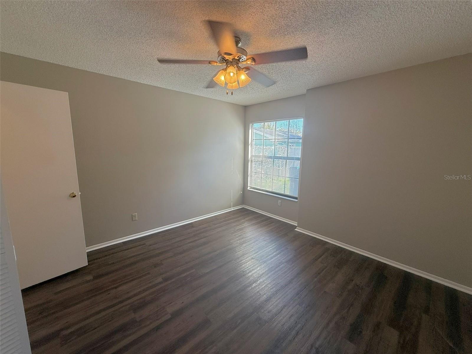 Image 14 of 17 For 2453 Illiana Street