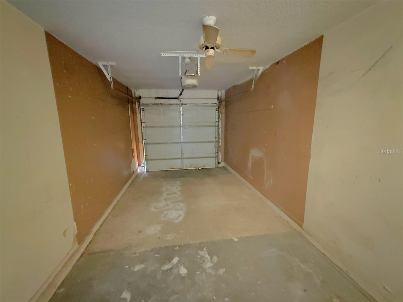 Image 16 of 17 For 2453 Illiana Street