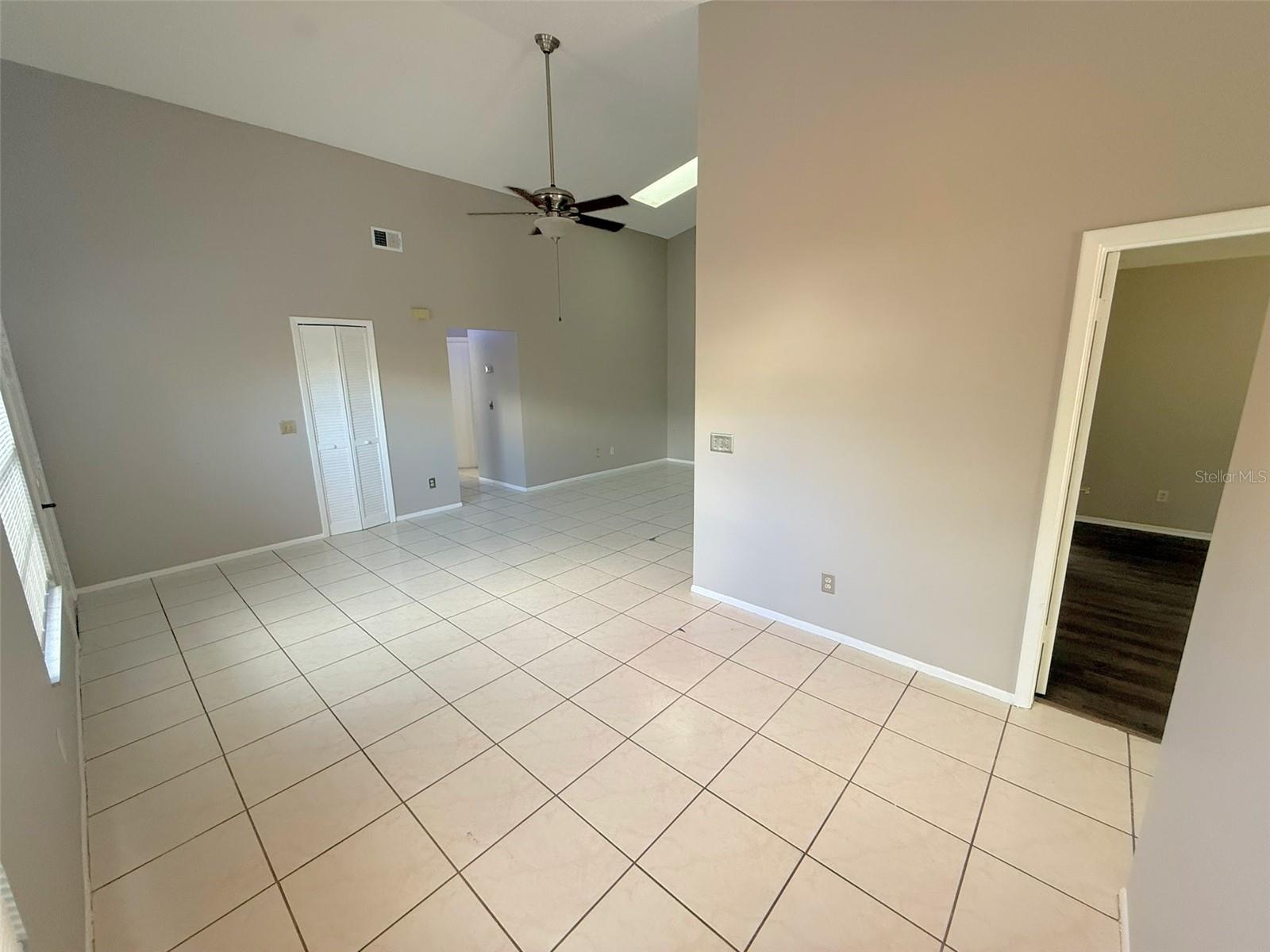 Image 8 of 17 For 2453 Illiana Street