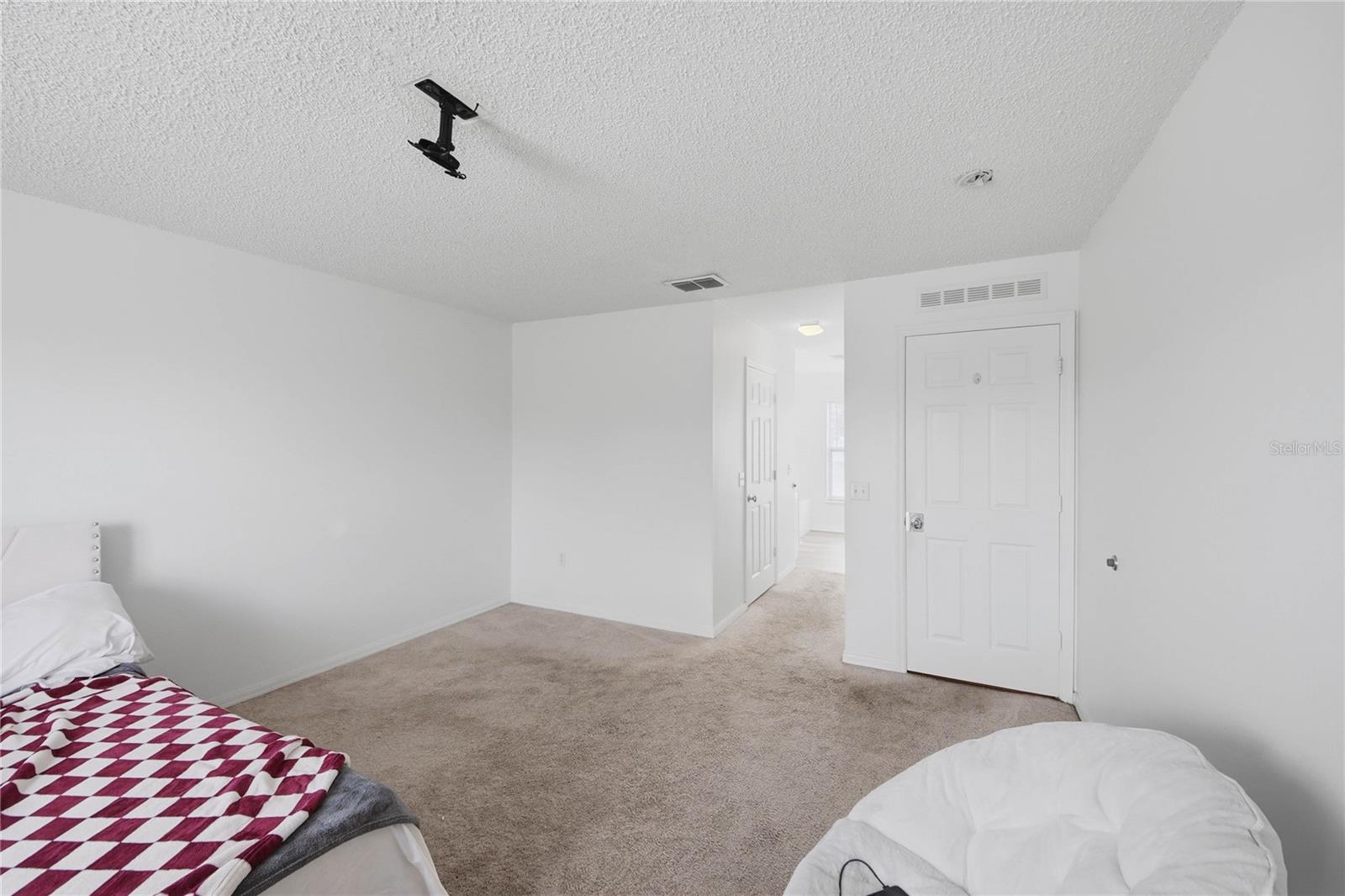 Image 17 of 29 For 1912 Maury Road