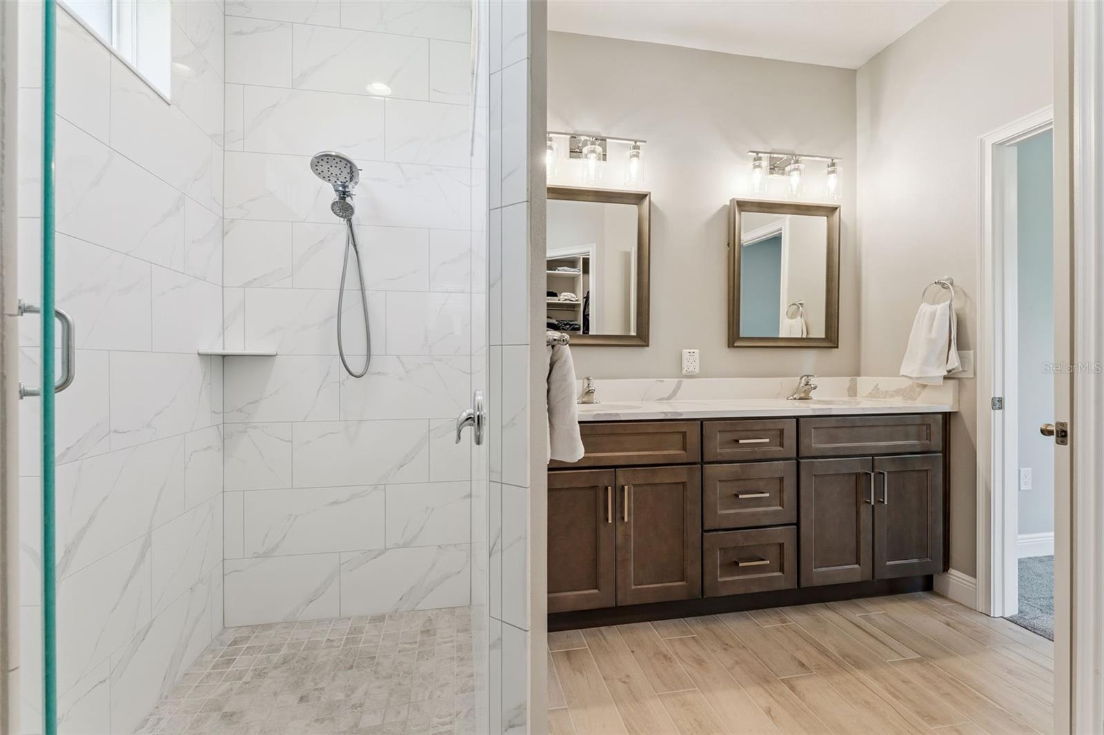 Image 16 of 36 For 2221 Tropic Street