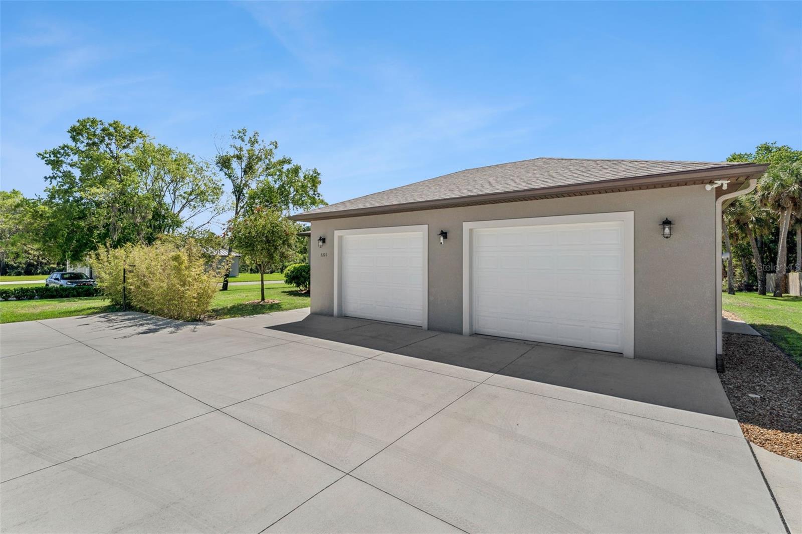 Image 32 of 36 For 2221 Tropic Street