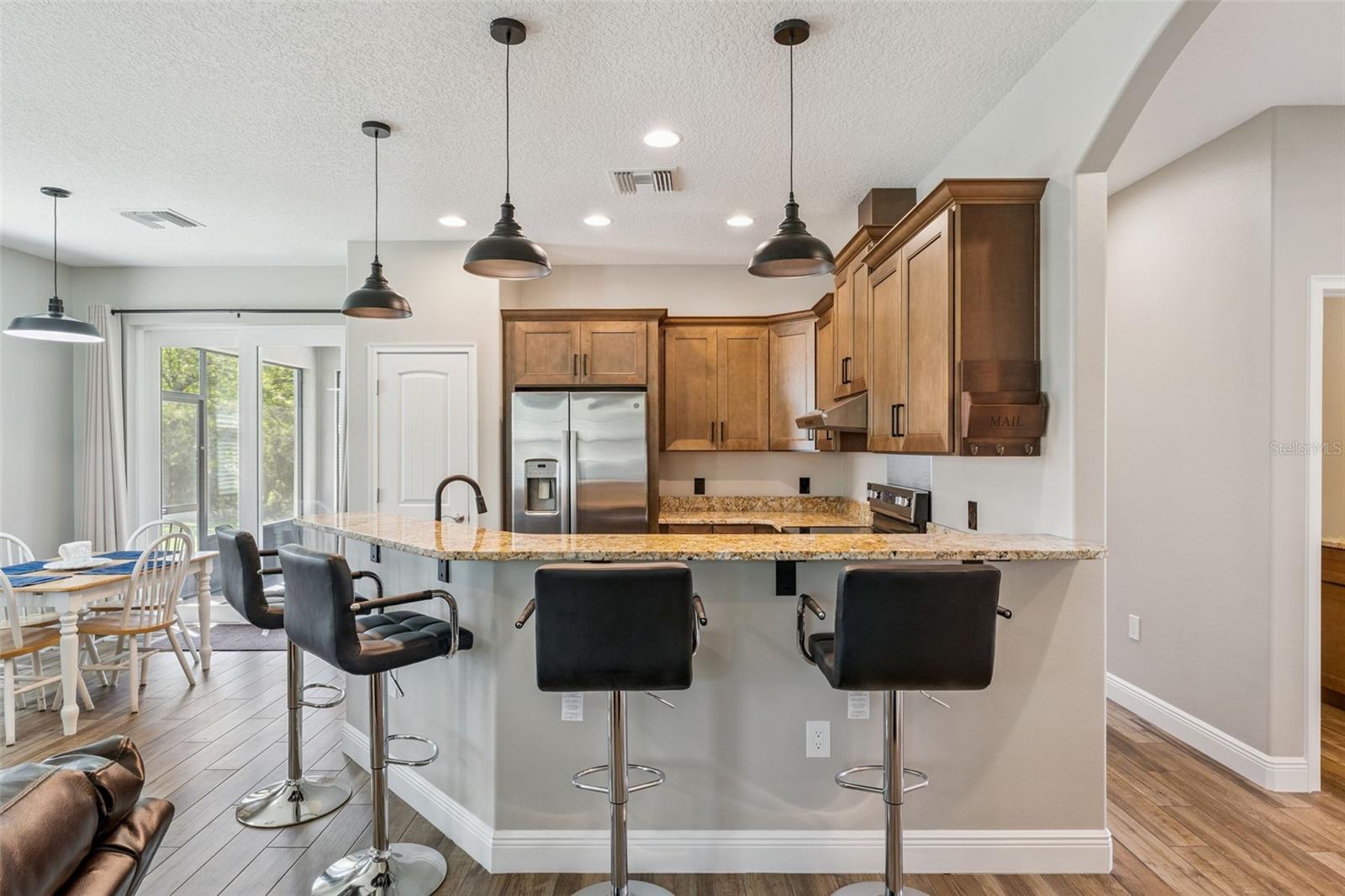 Image 4 of 36 For 2221 Tropic Street