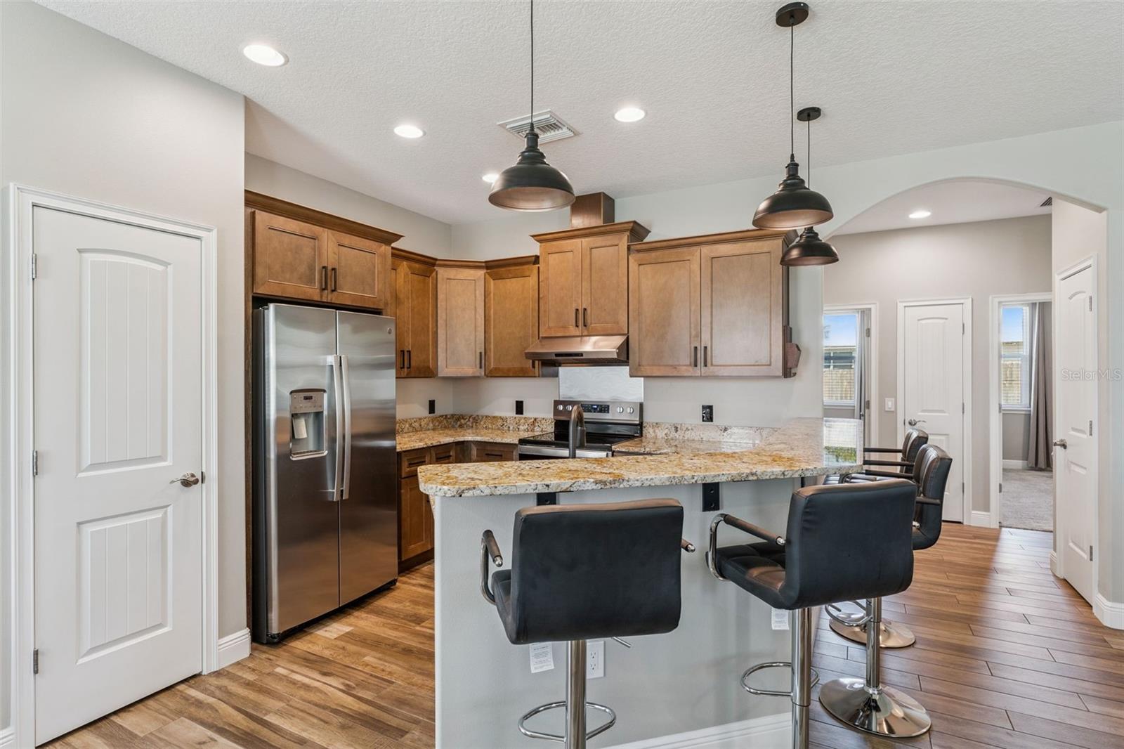 Image 5 of 36 For 2221 Tropic Street