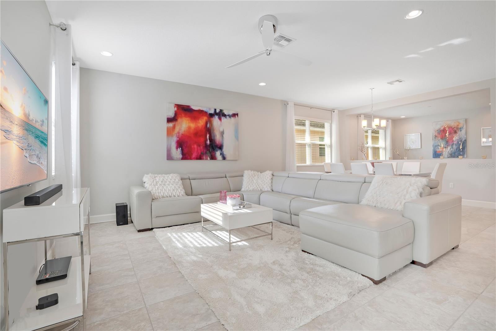 Image 18 of 56 For 11537 Chateaubriand Avenue