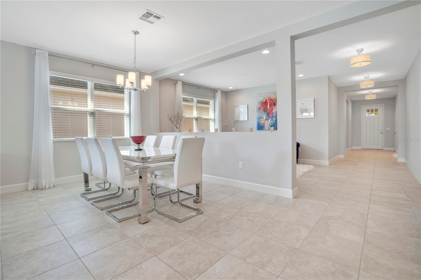 Image 22 of 56 For 11537 Chateaubriand Avenue