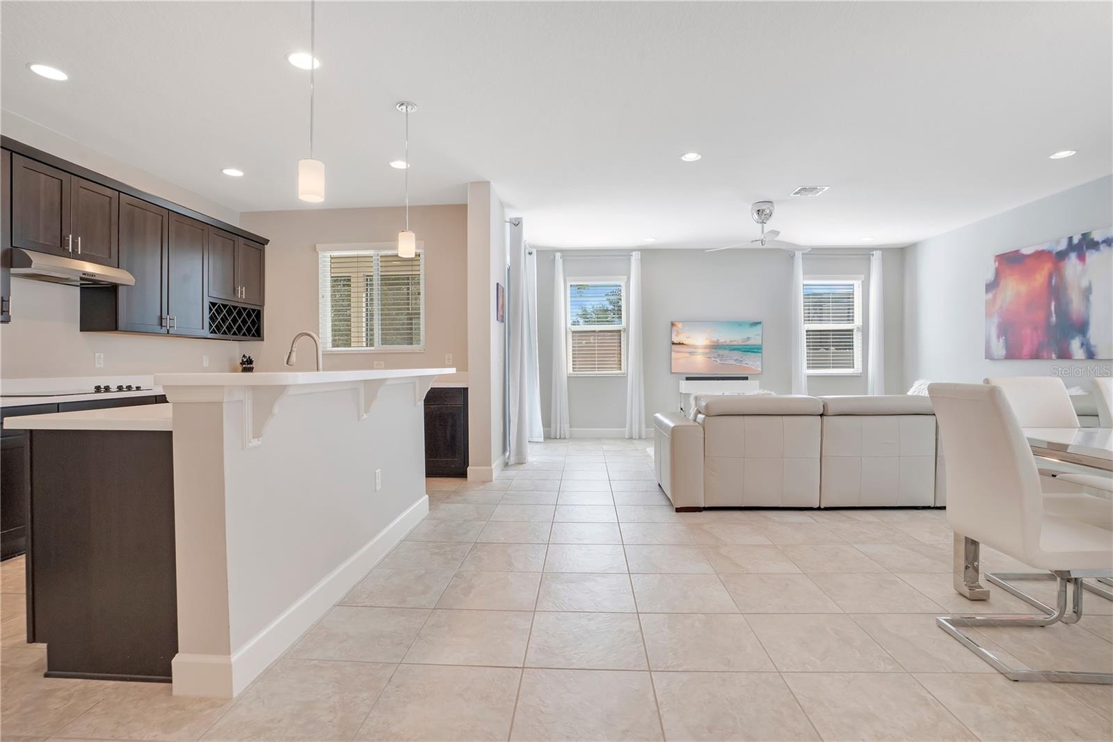 Image 25 of 56 For 11537 Chateaubriand Avenue