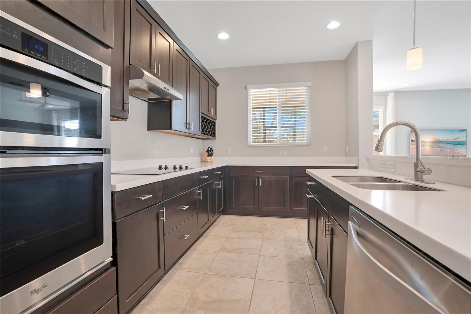 Image 27 of 56 For 11537 Chateaubriand Avenue