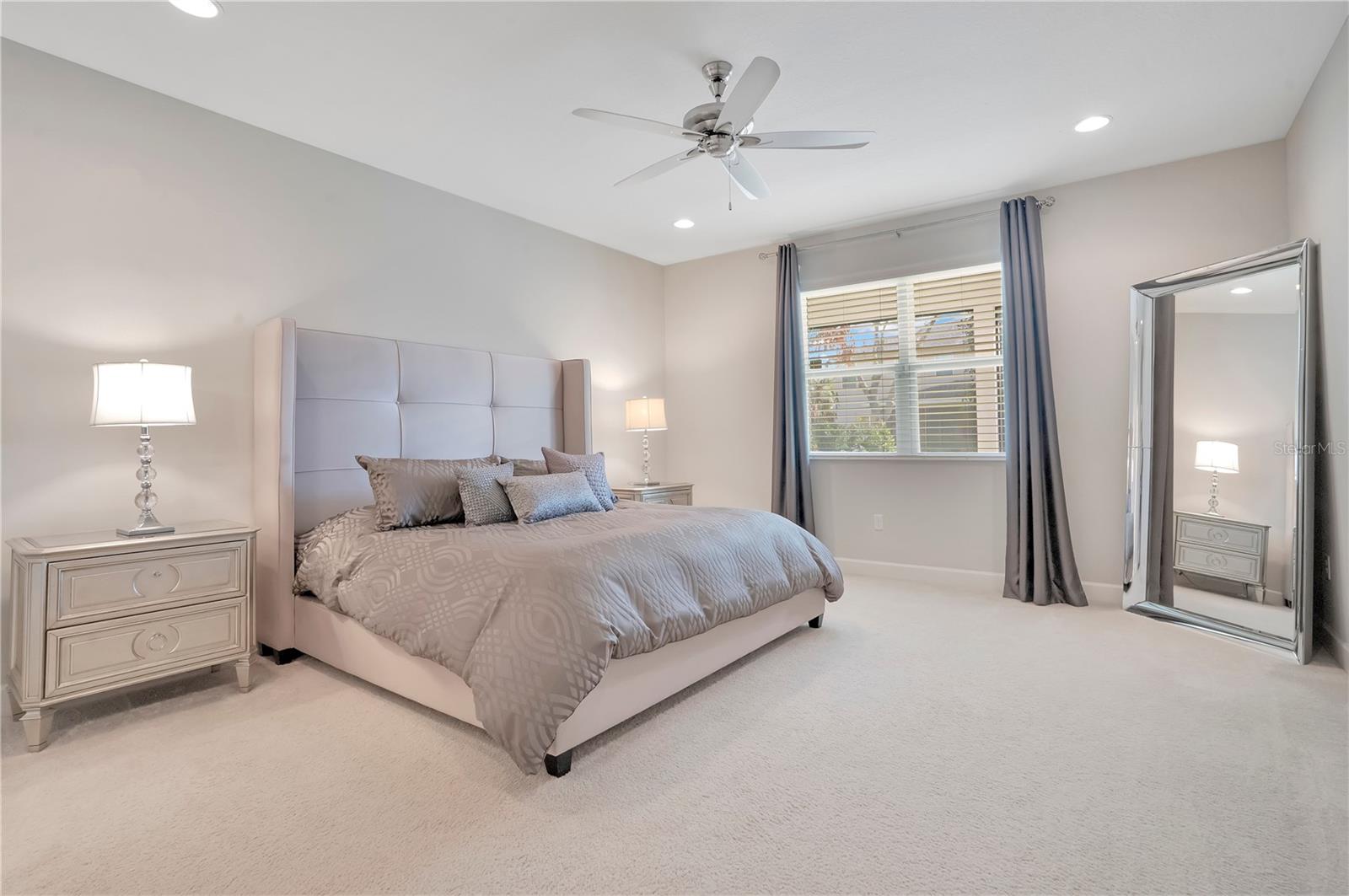 Image 32 of 56 For 11537 Chateaubriand Avenue