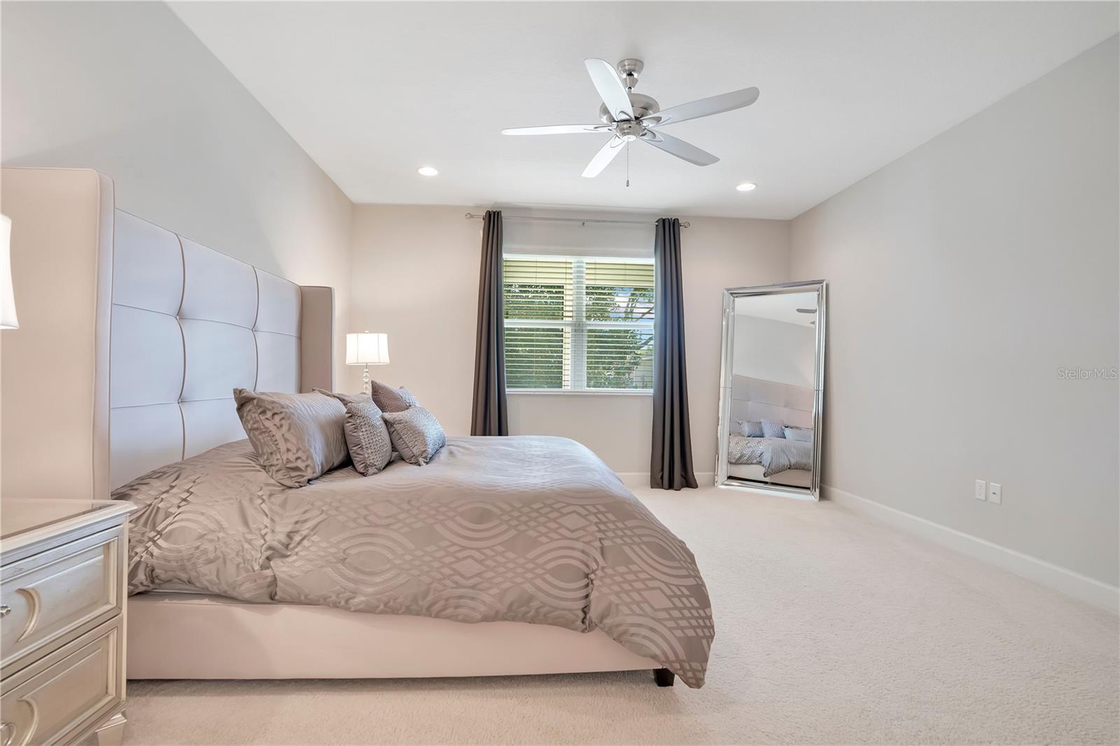 Image 33 of 56 For 11537 Chateaubriand Avenue